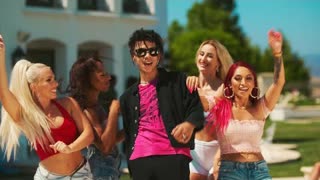 iann dior - Pretty Girls (Official Video 2020)
