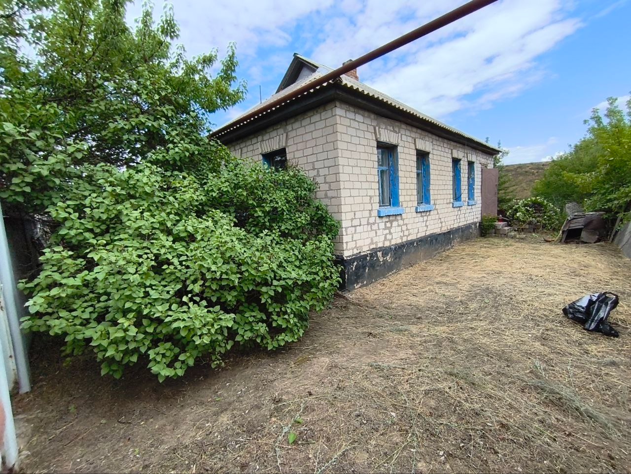 Дом пгт. Станица Луганская, ул. Красноармейская
Цена: 1 800 000 руб.
пгт. Станица Луганская
ул. Красноармейская. Участок 9.5 сот. (приват), общ. ...
