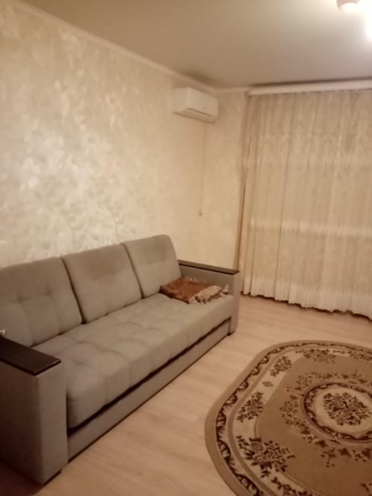 Сдам Однокомнатную квартиру. Месторасположение: Восток📍квартал Дружба. В квартире имеется вся мебель и техника! 30.000 тыс.руб.+ залоговая сумма (15к)+ коммунальные платежи+ услуги ан. +79595753638...