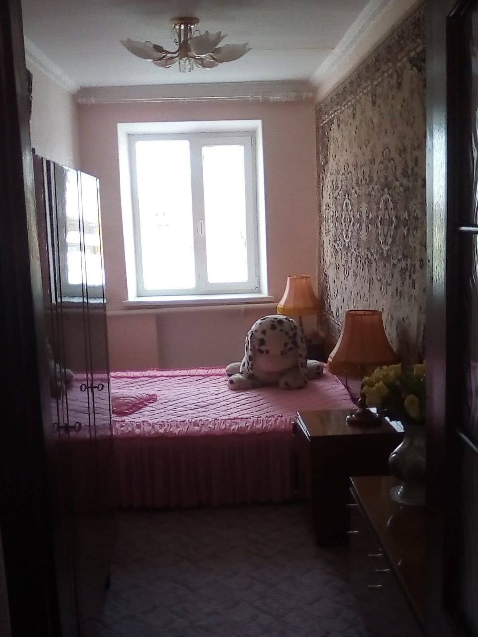 📎Продам в ЛНР, с. Колядовка, от Новоайдара 20км по новому асфальту 🏠2Х ЭТАЖНЫЙ ДОМ 110кв.м в центре села или обменяю на 2х комнатную квартиру в Октябрьском (Жовтневом) районе г.Луганска. ✅В доме 3 спальни, огромные зал и кухня. ❗Качественный современный ремонт, м/п окна, с/у с новой сантехникой и плиткой, ❗Га...