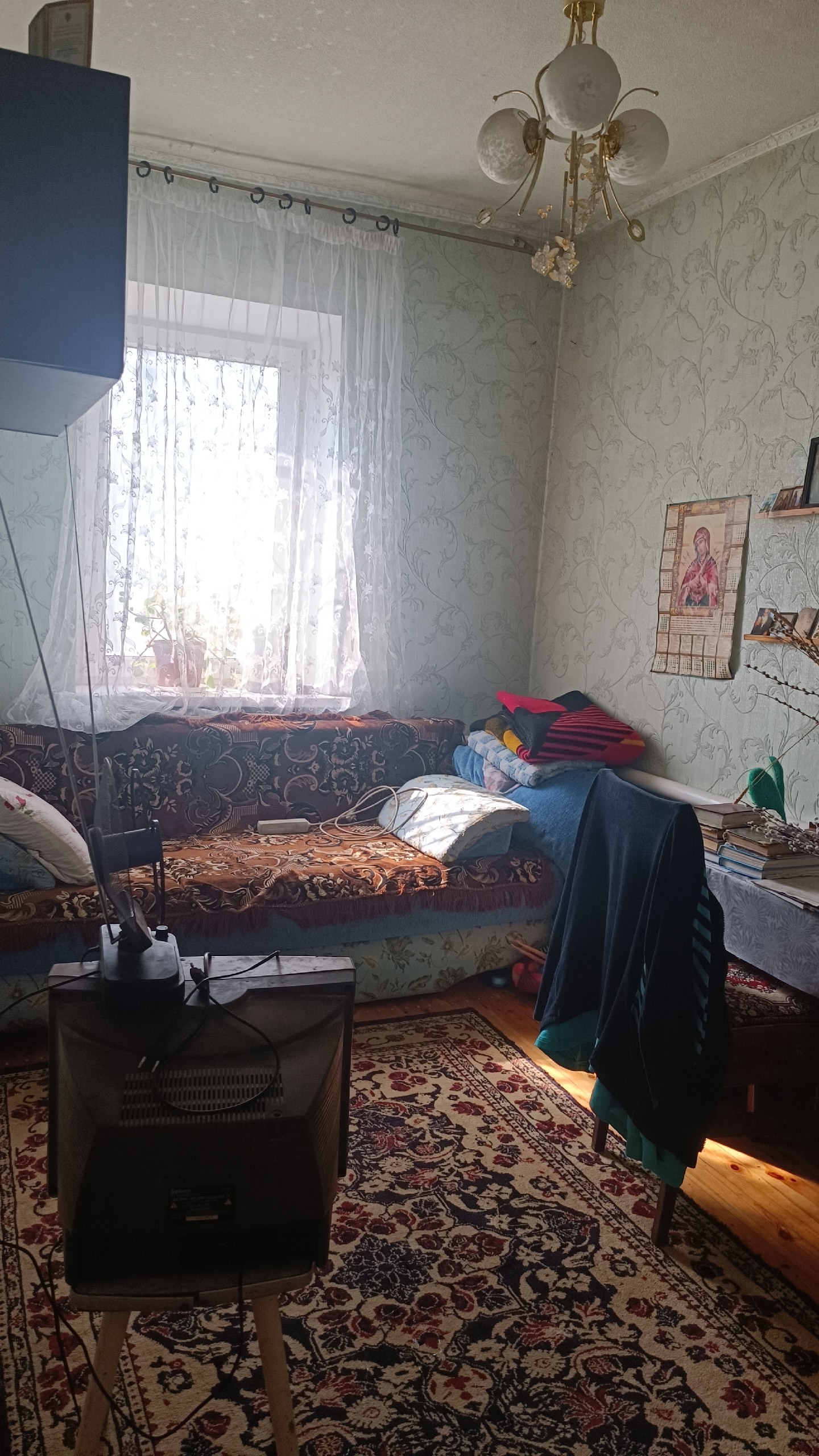 Продается дом г.Луганск М.Вергунка район кольца 133 маршрута,ул.2-я Беломорская,88 м.кв.,6 соток,на участке есть гараж,беседка,хоз.постройки,две изол.комнаты,кухня,столовая,с/у раздельный,дом в ухоженном состоянии.. Цена 4 900 000 руб. +79591436534....